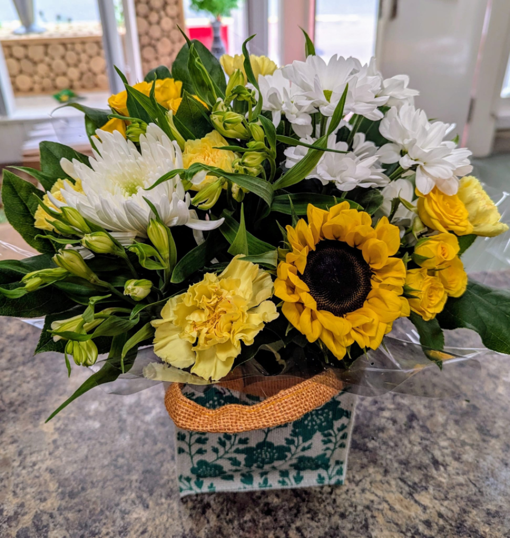 Golden Smile Arrangement Product Image